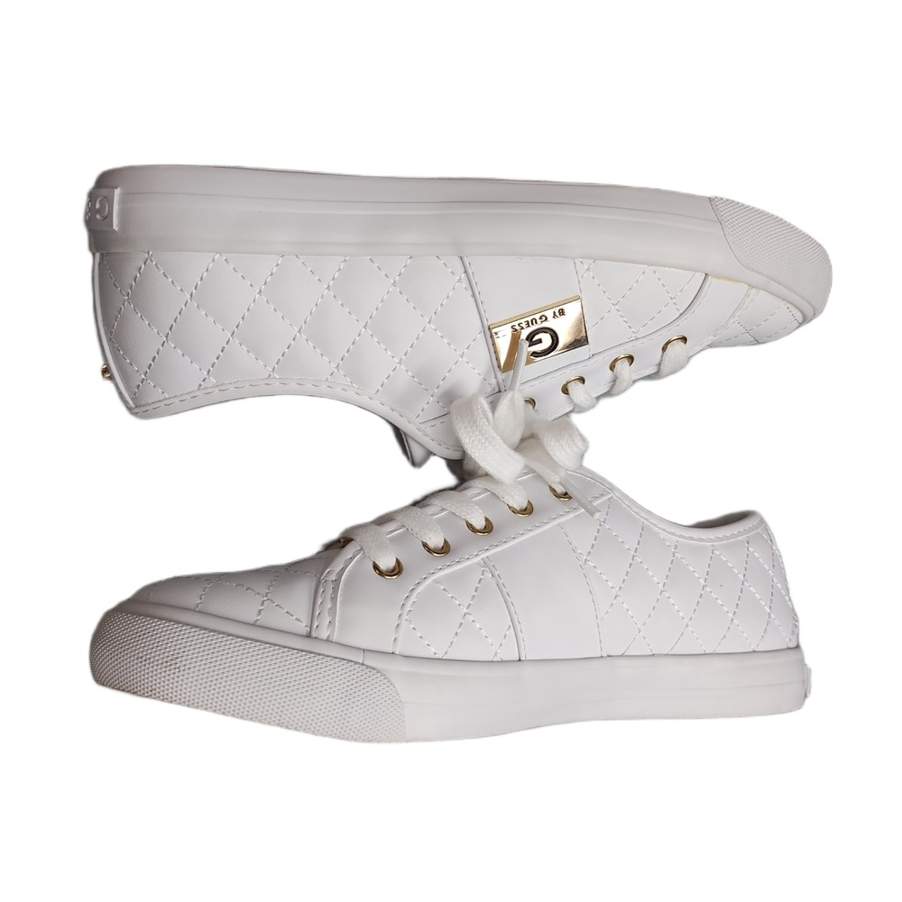 G by Guess Backer 2 Sneakers Womens US 7.5M White Quilted Leather Sole Athletic